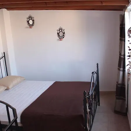 Old Town Roloi House *